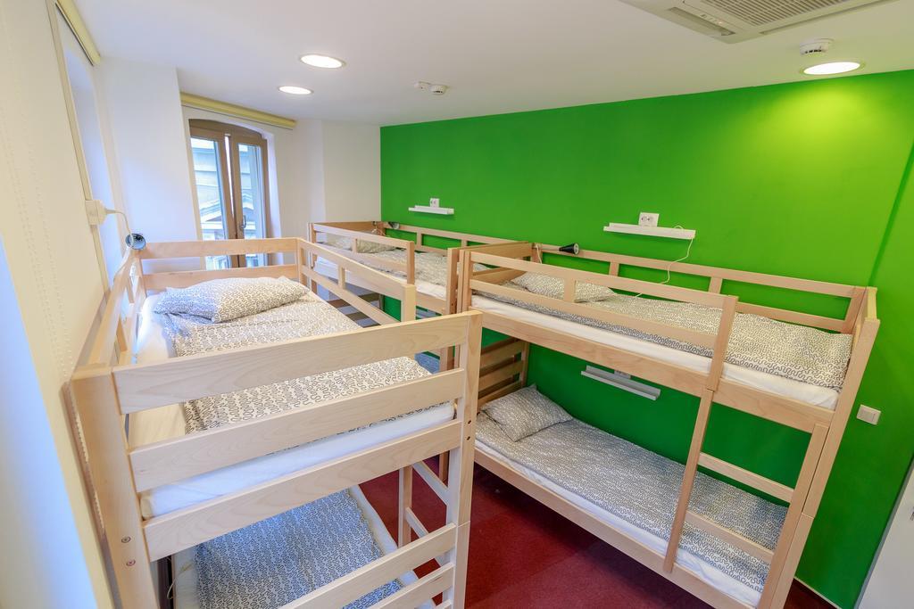 בוקרשט Pura Vida Sky Bar & Hostel חדר תמונה