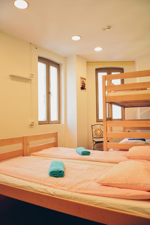 בוקרשט Pura Vida Sky Bar & Hostel מראה חיצוני תמונה