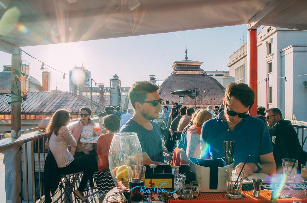 בוקרשט Pura Vida Sky Bar & Hostel מראה חיצוני תמונה